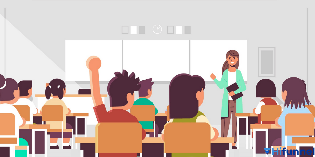 Giáo viên đang tương tác cùng học viên trong lớp học online, giúp tăng khả năng tập trung và gắn kết.