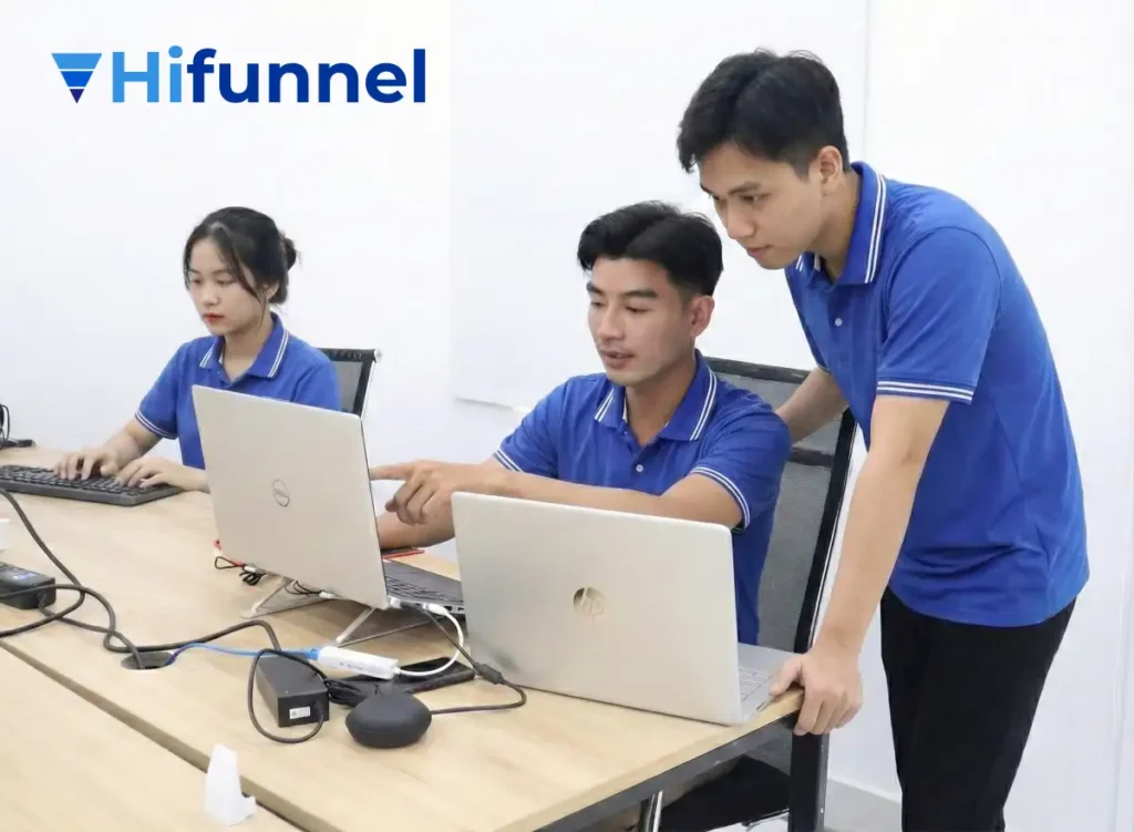 Đội ngũ chuyên gia Hifunnel hỗ trợ kỹ thuật 24/7, sẵn sàng xử lý mọi yêu cầu để "guồng máy" kinh doanh của bạn luôn trơn tru.