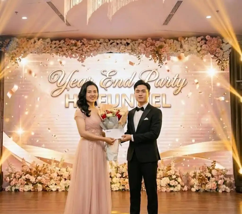 Tiệc tất niên Hifunnel với những sự công nhận cho nhân viên thành tích tốt