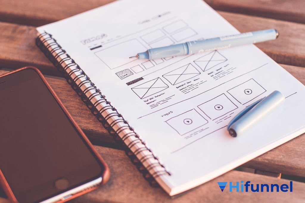 cách bán file SVG online - nhà thiết kế làm việc với phần mềm vector