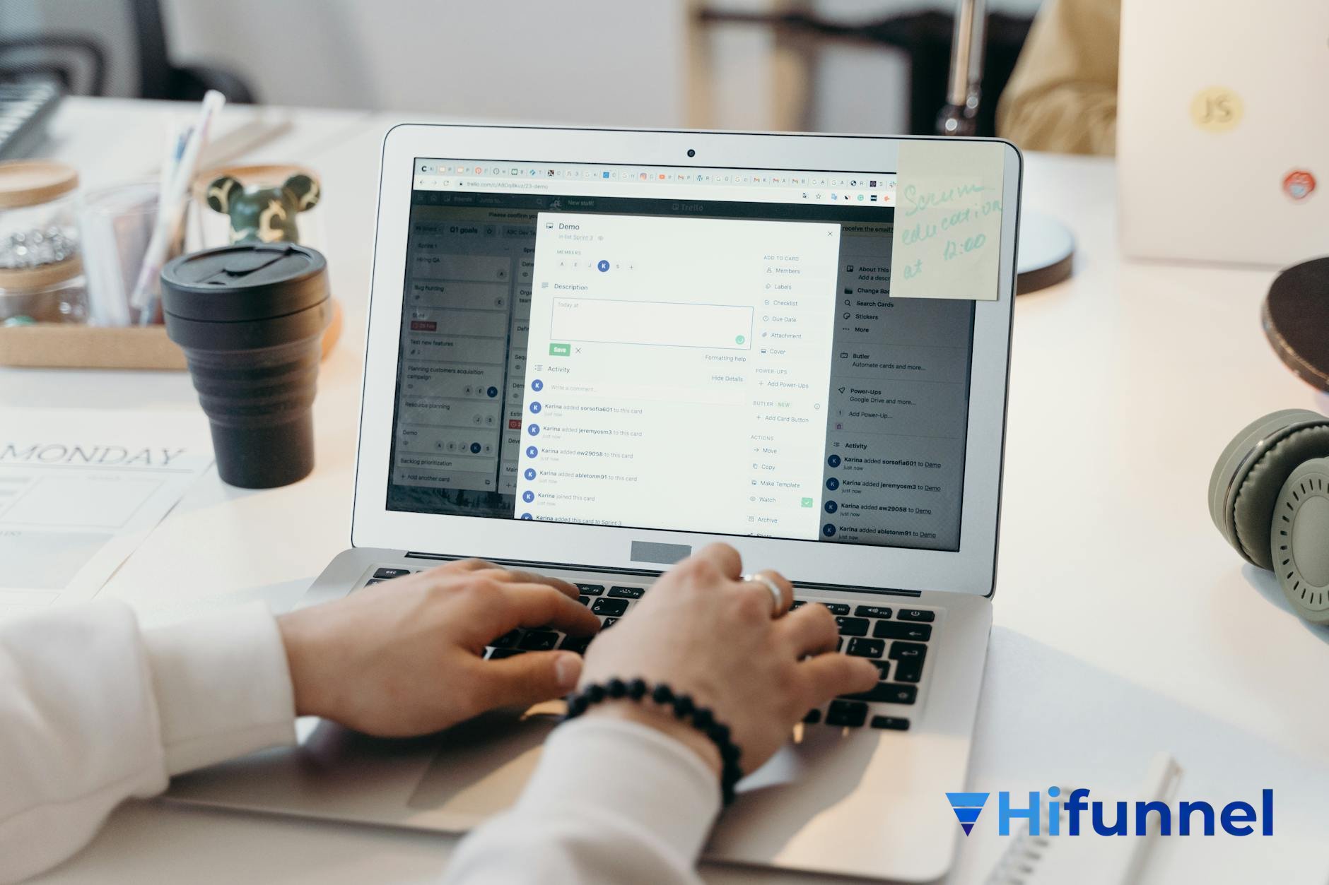 nền tảng bán khoá học coaching tại Việt Nam trên máy tính