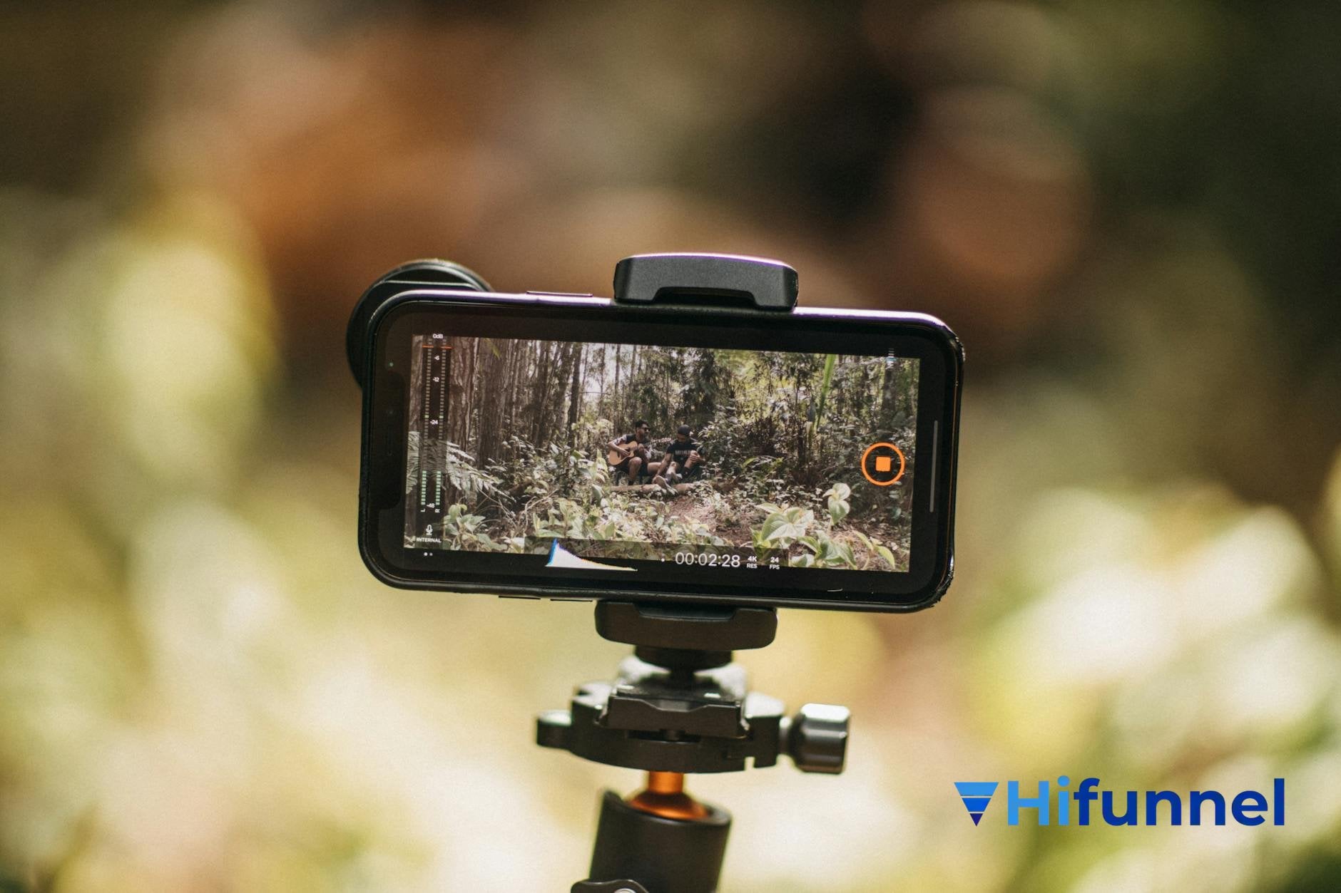 dụng cụ content creator: giá đỡ và thiết bị chống rung cho điện thoại