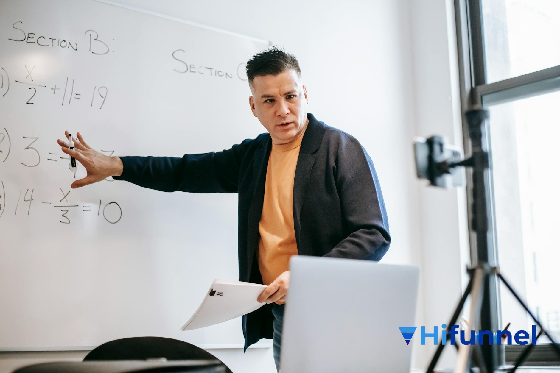 chọn chủ đề khóa học online - giáo viên dạy học trực tuyến