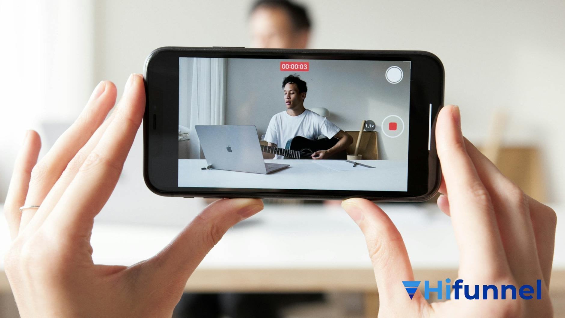 người xem YouTube trên điện thoại - lịch thanh toán YouTube khi nào