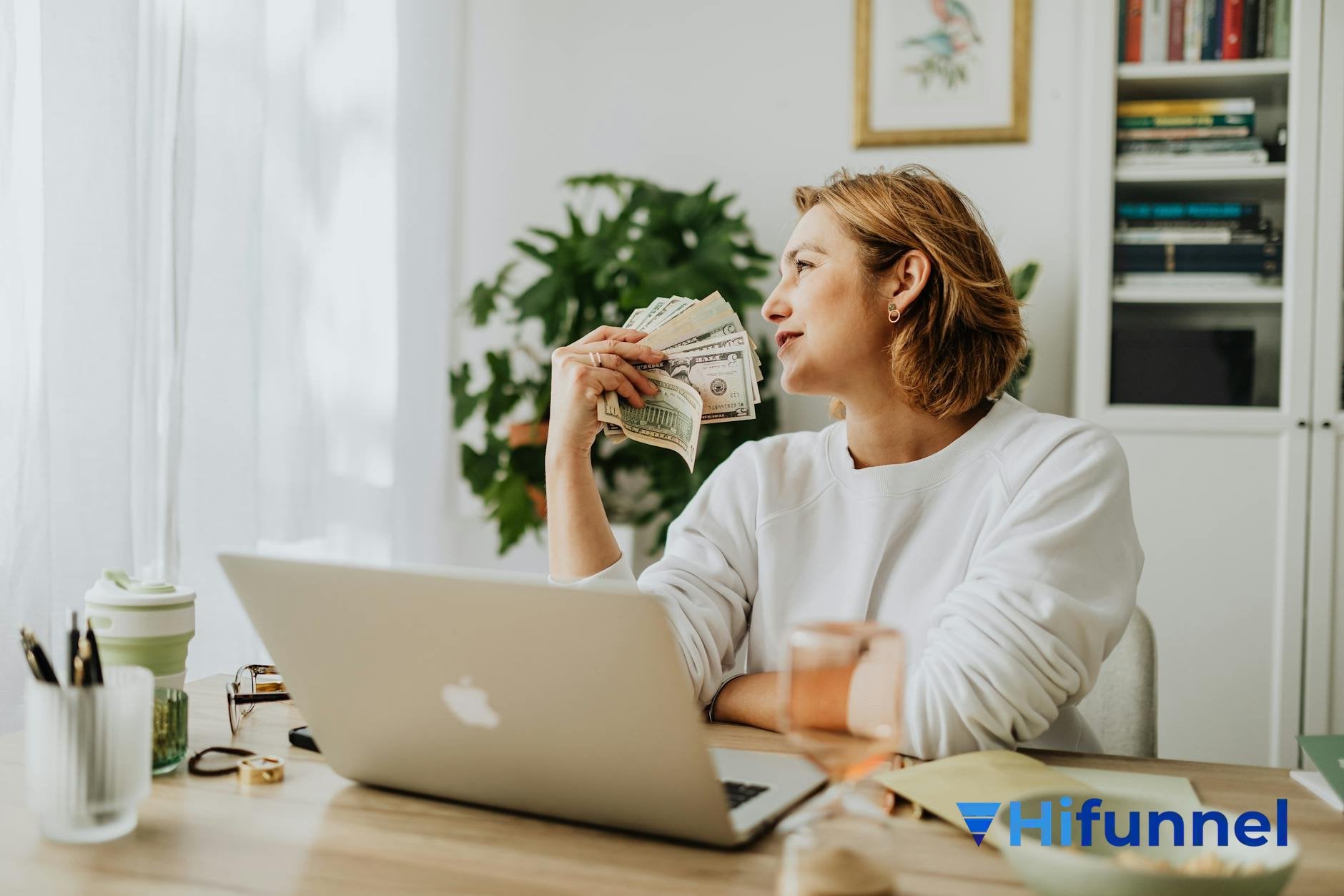 freelancer làm việc online kiếm tiền YouTube tại nhà