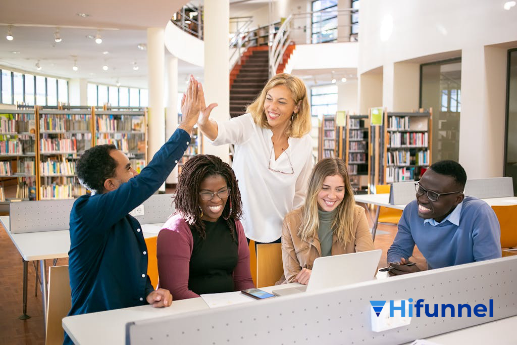 người dạy online việt nam thiết lập hệ thống bán khóa học