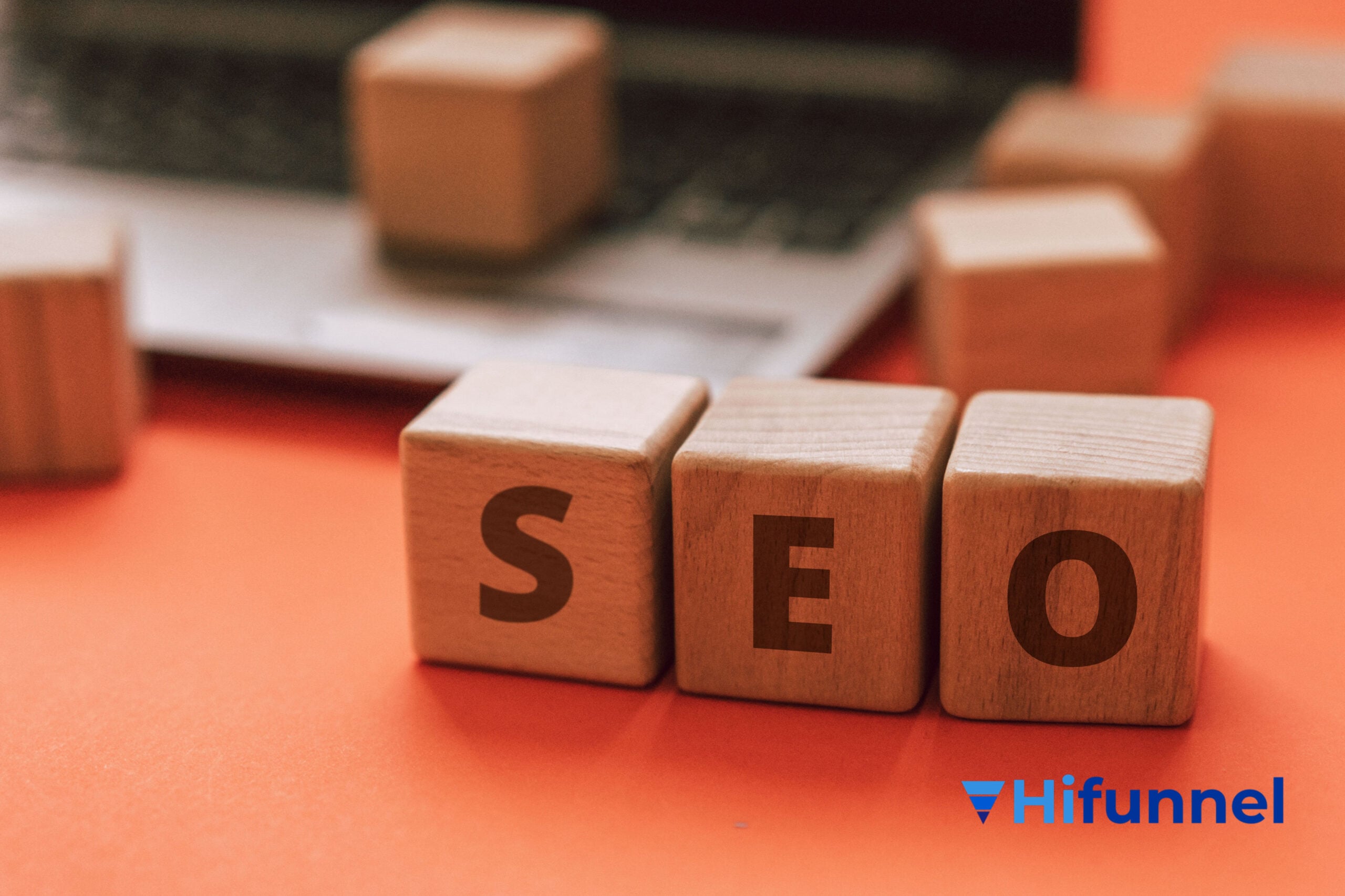 tối ưu hóa tìm kiếm seo cho người sáng tạo nội dung - chữ seo trên bàn phím