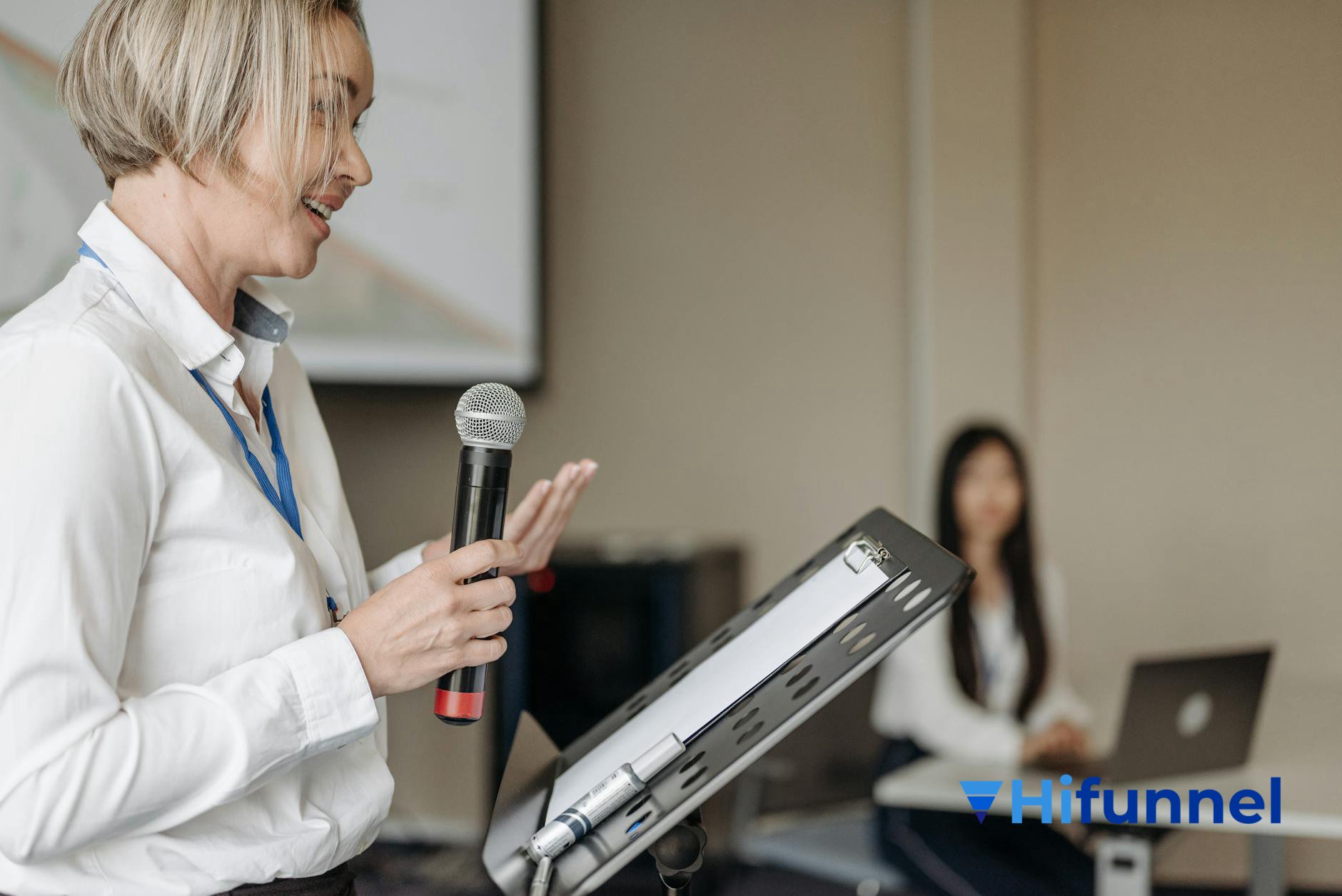 Rèn luyện kỹ năng giao tiếp và thuyết trình chuyên nghiệp cho community manager