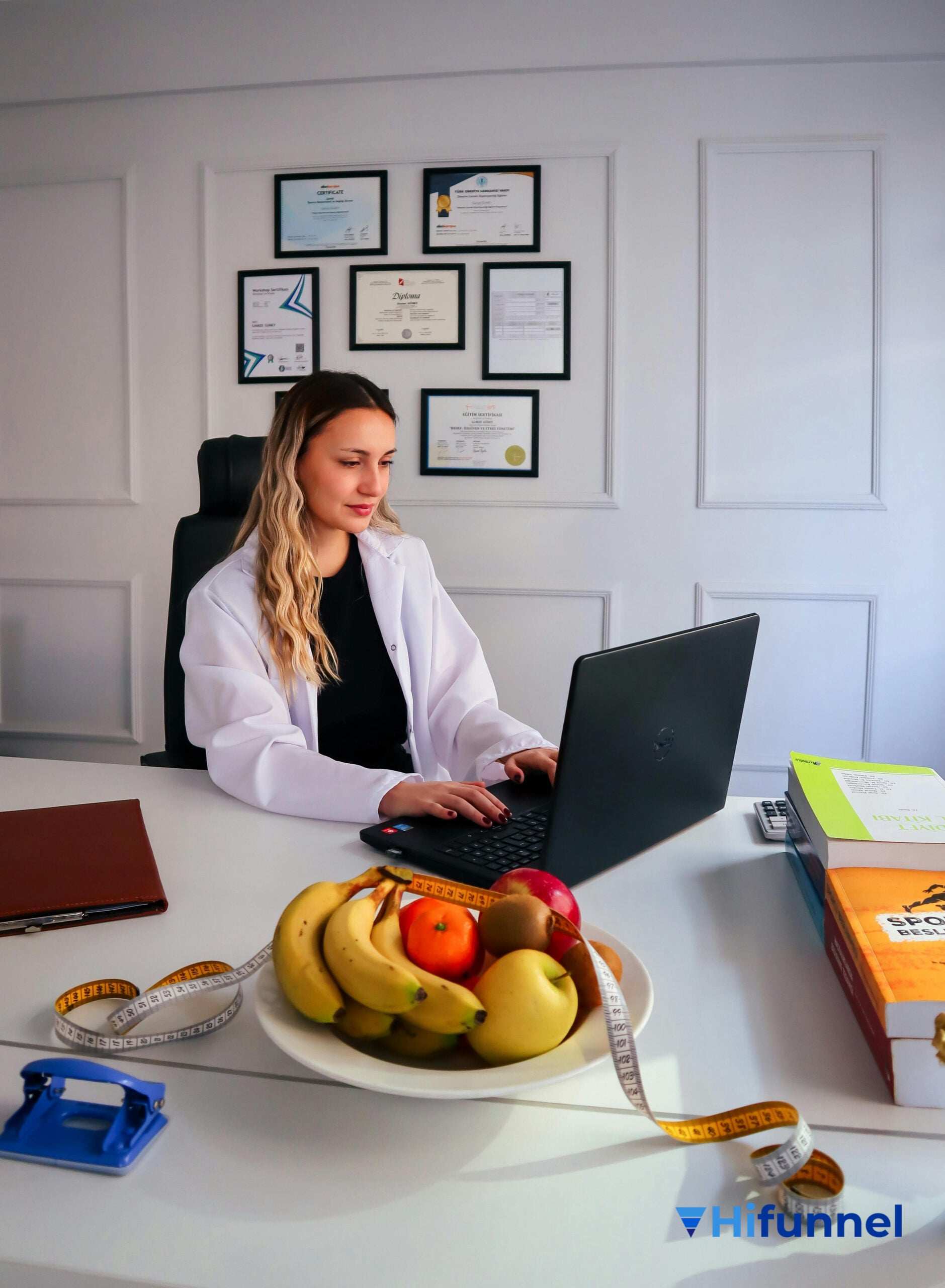mô hình hành nghề health coach online - huấn luyện viên tư vấn qua máy tính
