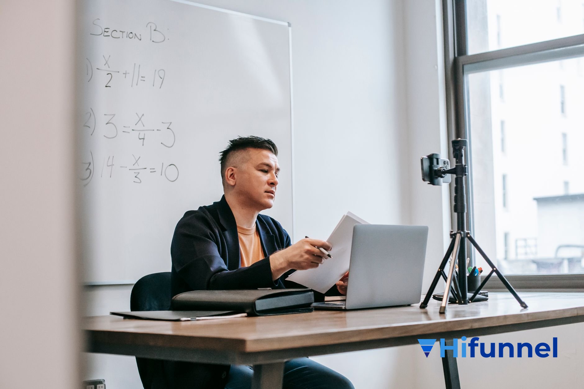 kinh doanh giáo dục - nhân bản khóa học online giúp tối ưu hóa chi phí vận hành
