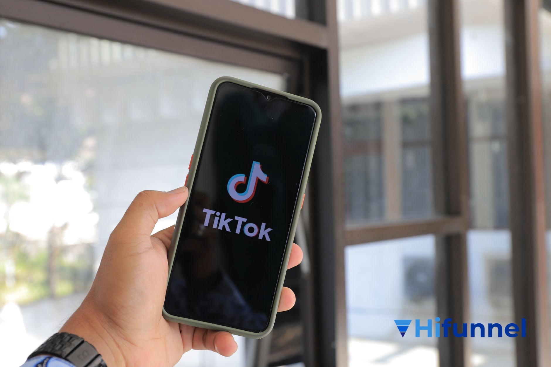 sử dụng snaptik tải video tiktok không logo